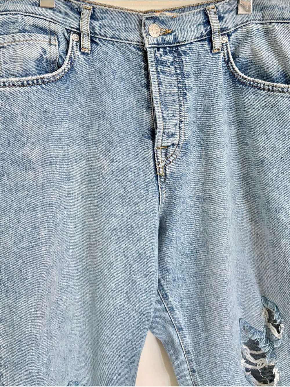 We The Free Boyfriend Distressed Jeans by Free People. Size 29 - Picture 4 of 11